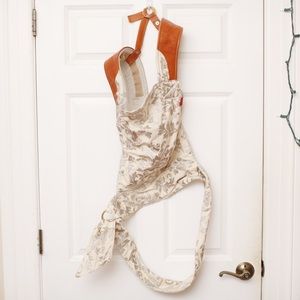 Sakura Bloom Scout carrier in Ivy Silk. New!